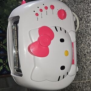 Hello Kitty White and Pink Toaster